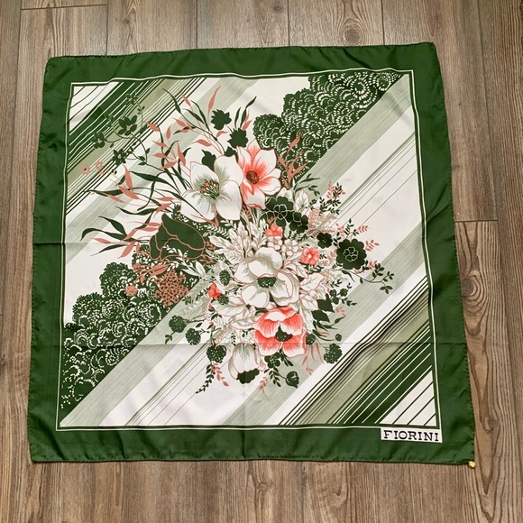 Vintage Fiorini Polyester Scarf 30/30” Italy - Picture 6 of 7